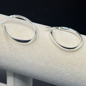 Sterling Silver Oval Hoop Earrings 925 Snap Closure Classic Modern 3g